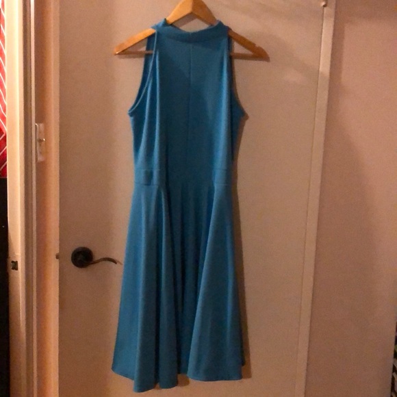 Blue sleeveless midi dress plus size - Picture 2 of 2